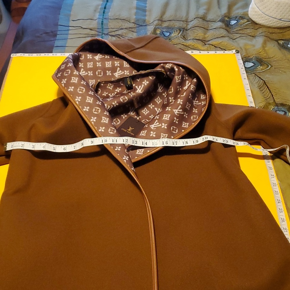 Coat - Picture 9 of 12
